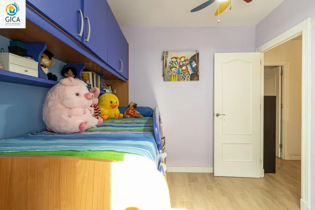 Piso muy luminoso de 4 dormitorios con garaje subterráneo en Zona Centro. — 34