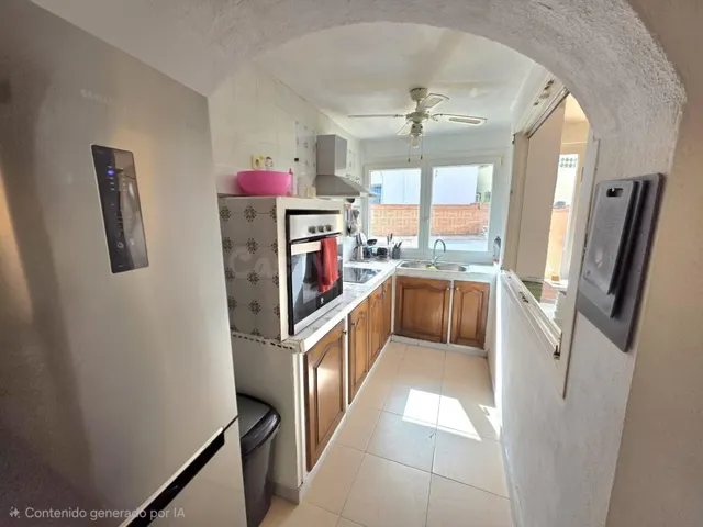 Casa con piscina y garaje a reformar en Empuriabrava - foto 4