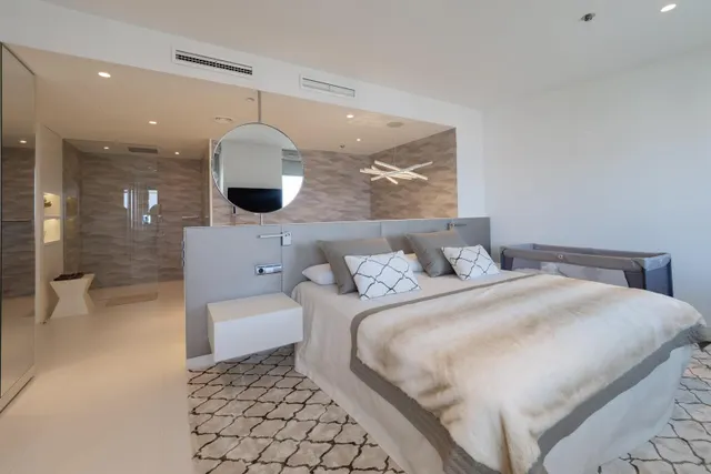 ÁTICO DÚPLEX DE LUJO CON PISCINA PRIVADA Y VISTAS PANORÁMICAS EN DIAGONAL MAR — 11