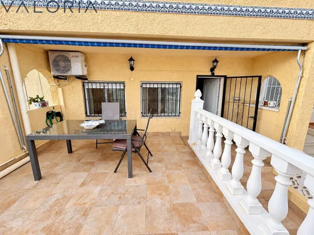 Vivienda con solárium y vistas al mar en La Marina, San Fulg - foto 2
