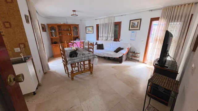 Apartamento en primera línea de playa en Benidorm – Alquiler - foto 5