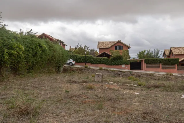 VENTA DE PARCELA EN LA URBANIZACIÓN CAÑADAS DEL PARQUE — 26