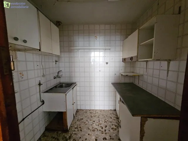 Venta de local en calle las calzadas — 6