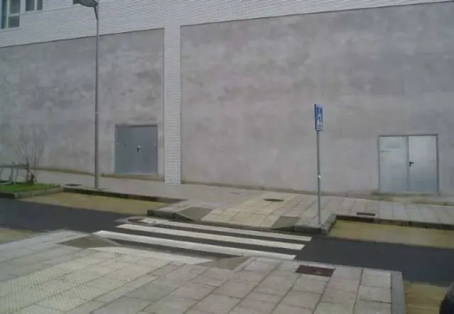 LOCAL COMERCIAL FRENTE AL CORTE INGLÉS — 3