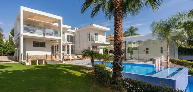 Chalet 7 habitaciones 923m² en venta - Marbella - foto 2