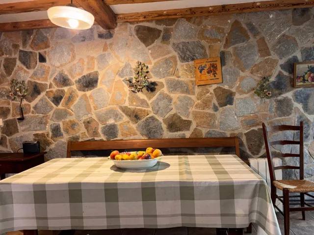 Impresionante Chalet en La Hoya con Amplio Terreno y Piscina — 38