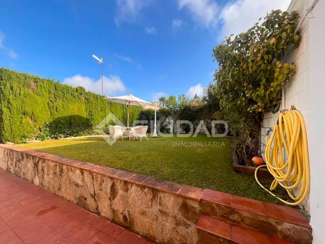 Castillete de esquina con amplio espacio exterior — 29