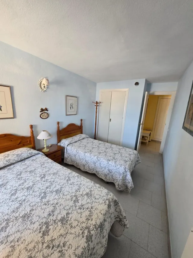 MAGNIFICA VIVIENDA EN PRIMERA LINEA DE PLAYA Y CON PISCINA COMUNITARIA, IDEAL PARA VIVIR TODO EL AÑO — 27