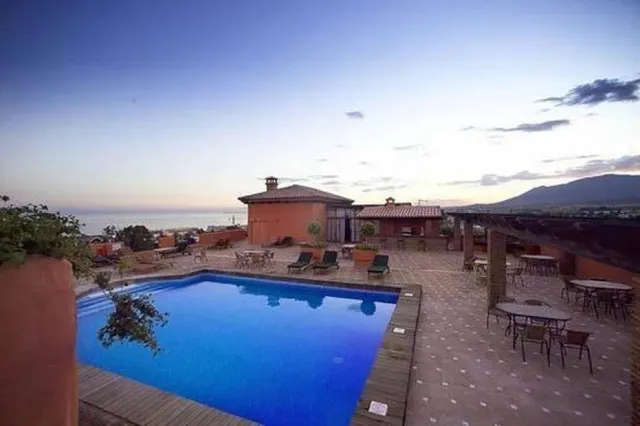 Gran Atico Duplex entre marbella y Estepona , lado playa 2º linea — 2