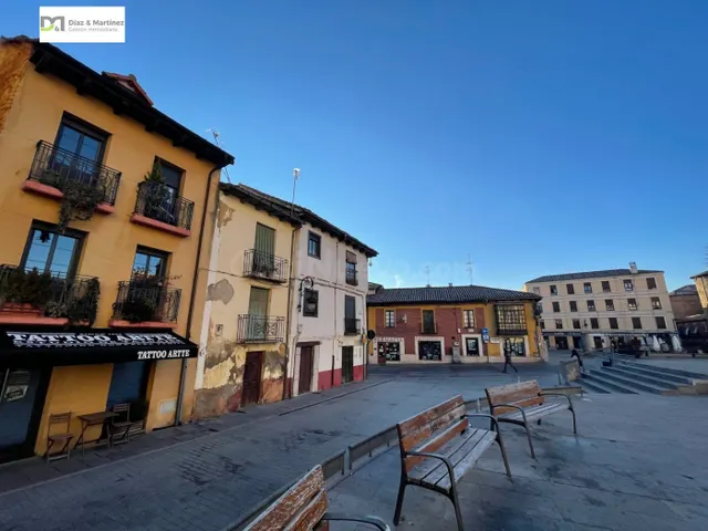 Casa  detras de la catedral — 3