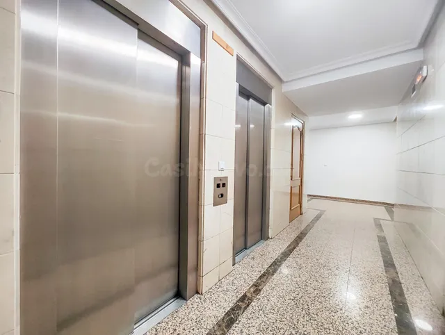 Piso con Plaza de Aparcamiento, Paseo San Gregorio. - foto 3