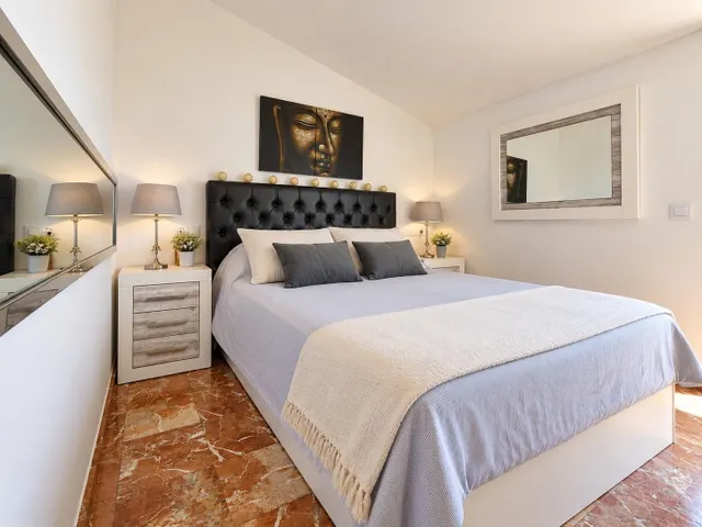 Espectacular ático de 4 habitaciones con amplia terraza, ascensor y garaje privado — 9