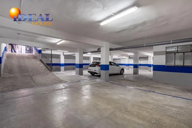 PARKING DE 30 PLAZAS EN PLENO CENTRO DE GRANADA — 2