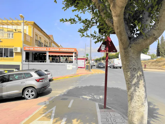 BAJO COMERCIAL EN ESQUINA EN VERA — 4