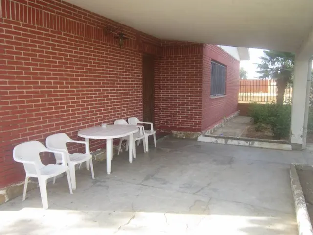 SE VENDE AMPLIA CASA EN GRAJAL DE LA RIBERA.7 HAB., SALÓN, COCINA, 2 BAÑOS, PARCELA 890 M2, COCHERA — 3