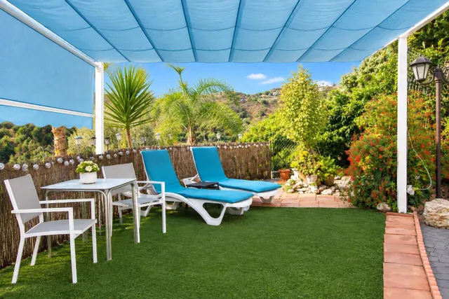 VENDE EN EXCLUSIVA CHALET INDEPENDIENTE EN COÍN — 7