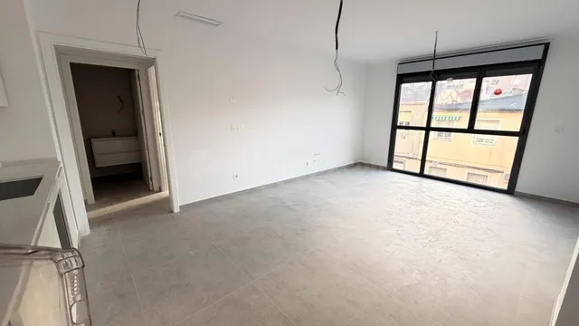 Amplio y moderno piso en venta en Carrús, Elche — 2