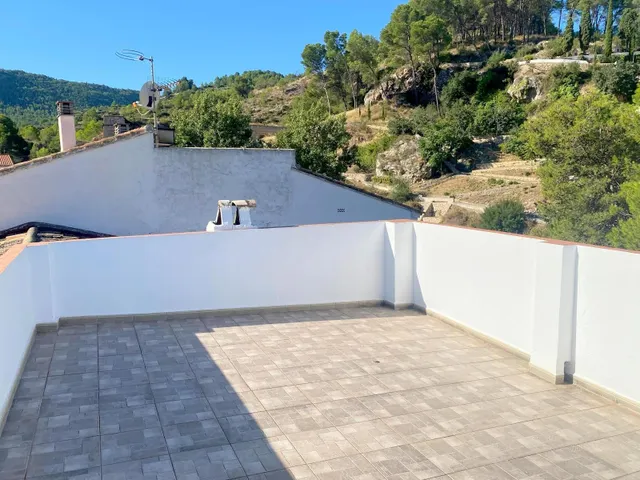 CASA REFORMADA CON TERRAZA — 26