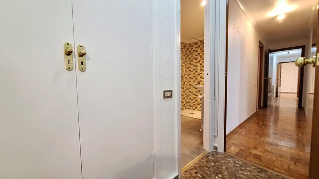 Piso SIN AMUEBLAR de 4 dormitorios, dos baños y plaza de garaje en la Calle Puerta Nueva — 22