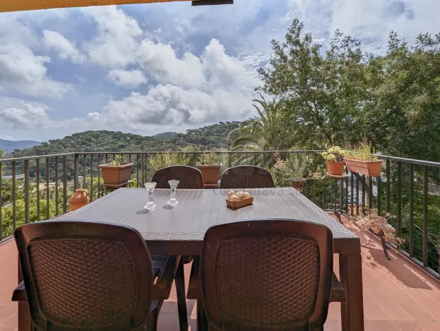 El encanto de Serra Brava: casa con jardín, terrazas y acces - foto 2