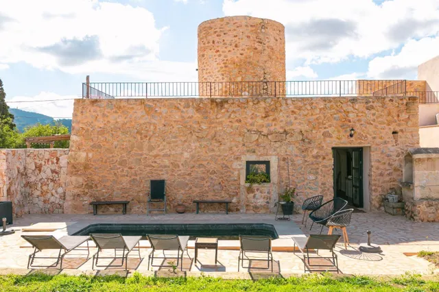 FINCA CON MOLINO EN FELANITX