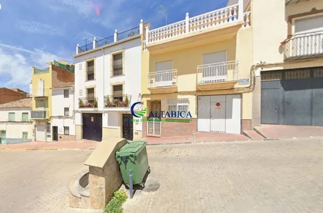 Casa-Chalet en Venta en Huelma Jaén - foto 2