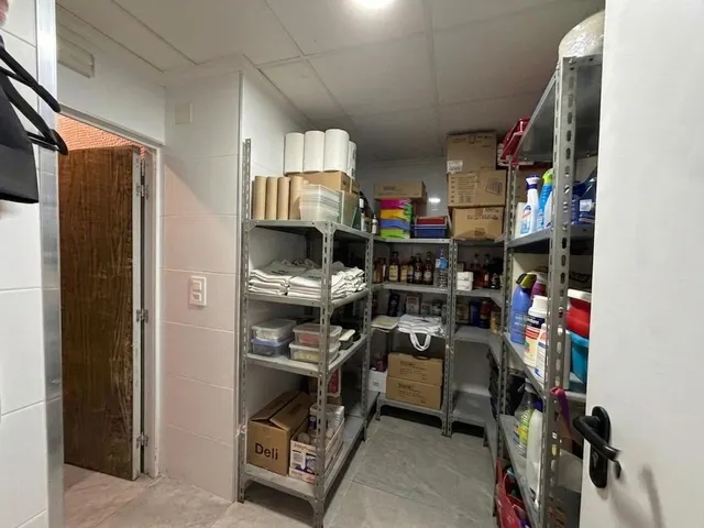 VENTA de DOS LOCALES en ZONA PREMIUM de OCIO  + vivienda de tres dormitorios  ZONA CENTRO PASEO MARITIMO — 24
