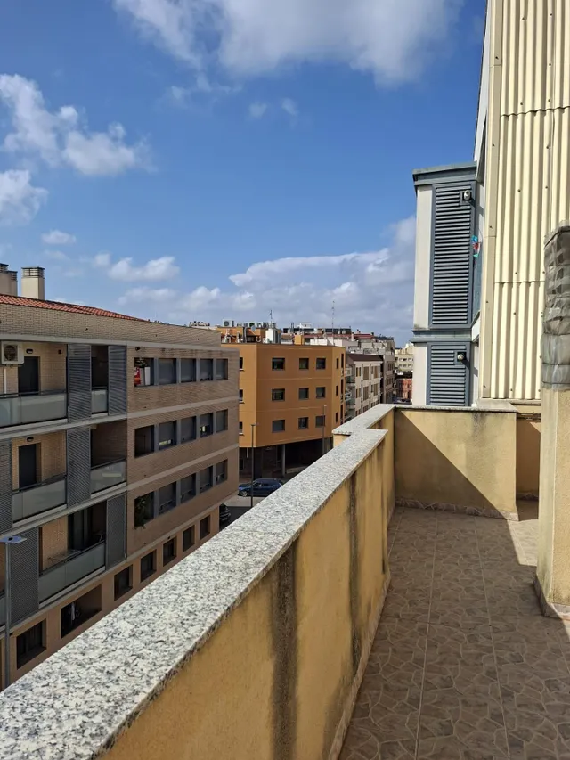 Excepcional Piso con Garaje para Familias y Profesionales - €180.000 — 27