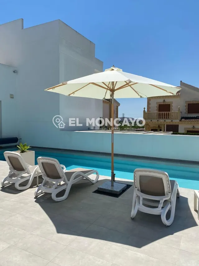 Fantástica villa de lujo con piscina privada de agua salada en Urbanización La Marina, San Fulgencio, Costa Blanca — 6