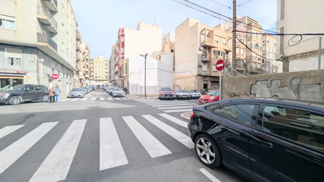 SOLAR DE ESQUINA EN VENTA EN ZONA POETA MIGUEL HERNÁNDEZ – P - foto 4