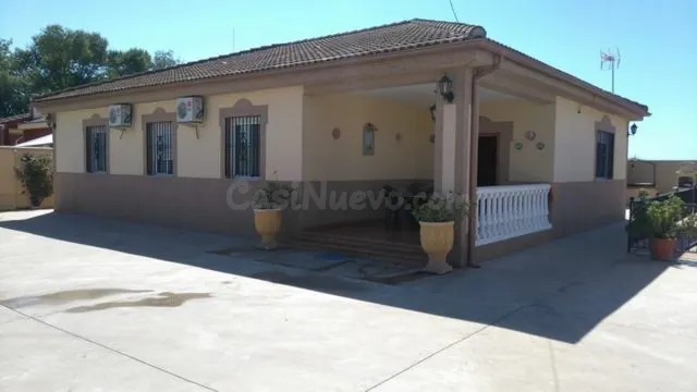 ZONA CAMINO VIEJO DE ALMODOVAR - Parcela de 1.070 m2 con cas