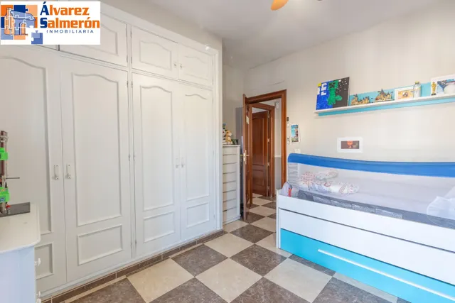 Casa en Armilla con terraza, patio y amplia cochera — 21