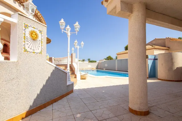 CHALET CON PISCINA PRIVADA EN LA ZENIA - PLAYA FLAMENCA — 6