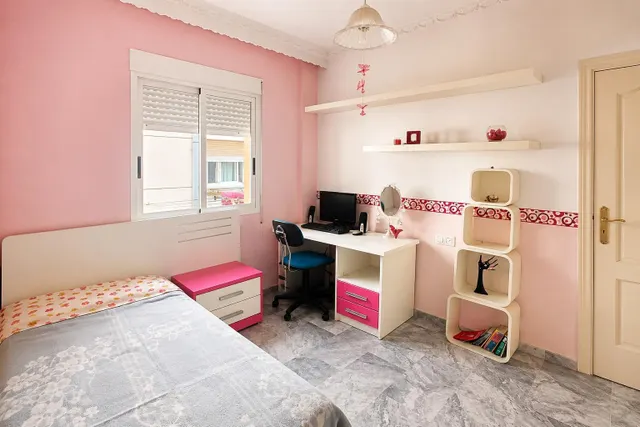 AMPLIO PISO EN VENTA EN CALLE MOLINO DE VIENTO, FUENGIROLA — 9