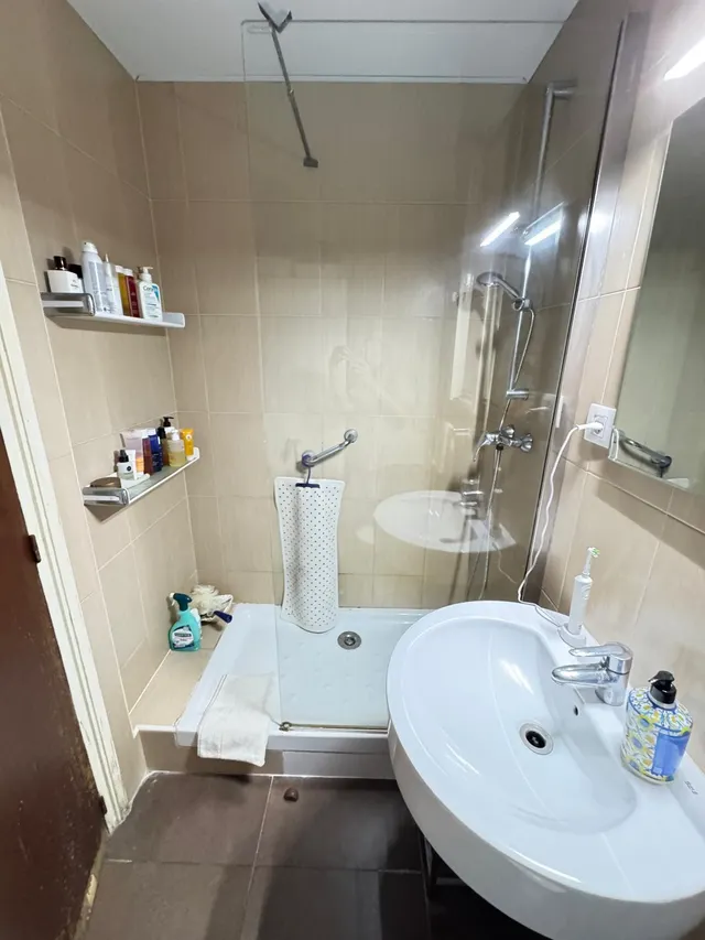 PISO DE 4 habitaciones Y DOS BAÑOS EN LA CALLE CALABRIA CERCA DEL SAGRADO CORAZÓN — 16