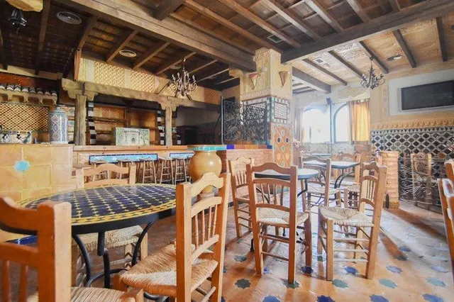 Restaurante totalmente instalado con licencia — 10