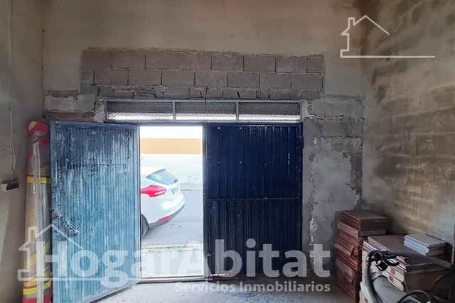 ¡OPORTUNIDAD INCREÍBLE! TERRENO URBANO AMPLIO Y CON COCHERA — 32