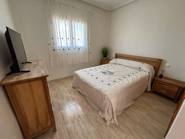 Elegante Dúplex Vacacional con Piscina y Terraza — 20