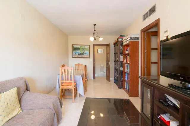 Magnifica vivienda con garaje en vergeles, junto a palacio de deportes — 3