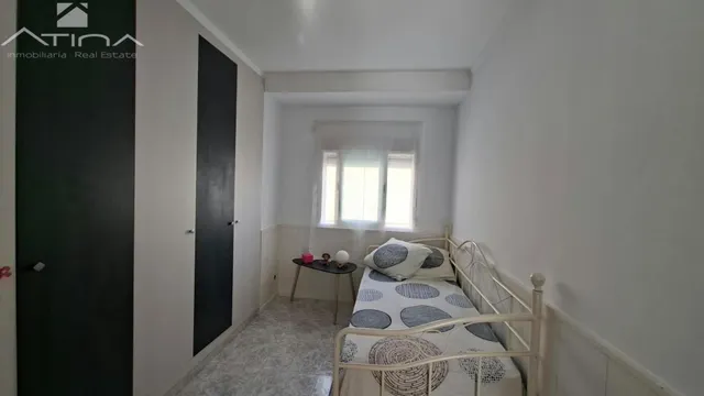 Casa en Daimús con amplia terraza y orientación sureste, a pocos minutos de la playa | 4 dormitorios — 12