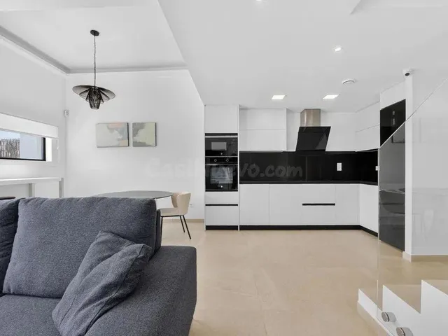 VILLA MODERNA CON PISCINA PRIVADA Y SOLARIUM EN LA AZOTEA | EL RASO, GUARDAMAR — 5