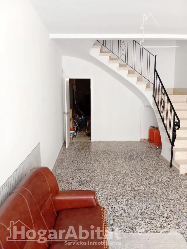¡Vistas a las montañas! Casa luminosa con garaje y dos grandes terrazas, cerca del ayuntamiento — 31