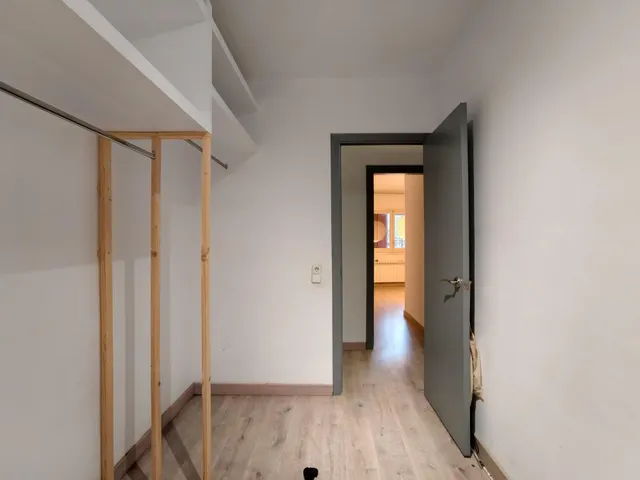 PISO DE 100 m2 CON 4 habitaciones EN LA ZONA DEL ESCORXADOR — 17