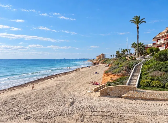 Dúplex de 4 dorm. y garaje en Torre de la Horadada – A 150 metros de la playa — 2