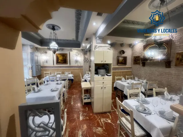 SE TRASPASA RESTAURANTE TOTALMENTE INSTALADO Y FUNCIONANDO JUNTO PLAZA DE GRACIA Y CALLE RECOGIDAS — 4