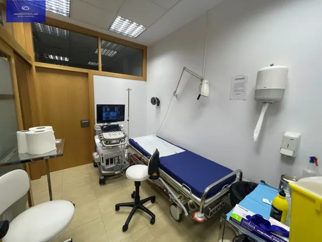 Se alquila local ideal para centro de salud. — 26