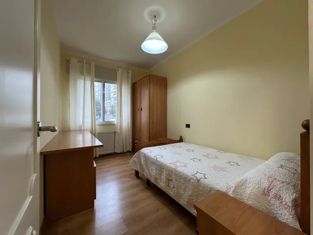 Amplio piso de 4 habitaciones con terraza y garaje en Rúa Erin (Zona Sur) — 9