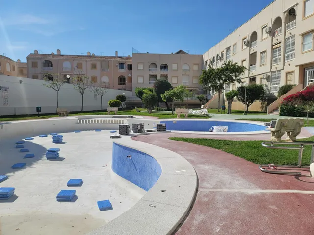 encantador ático con 3 dormitorios y piscina comunitaria — 24