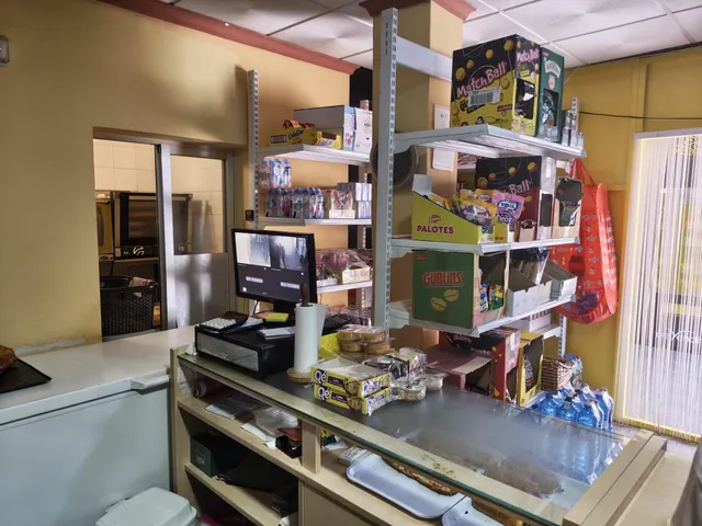 EN VENTA LOCAL COMERCIAL PROPIEDAD + NEGOCIO 24H — 13