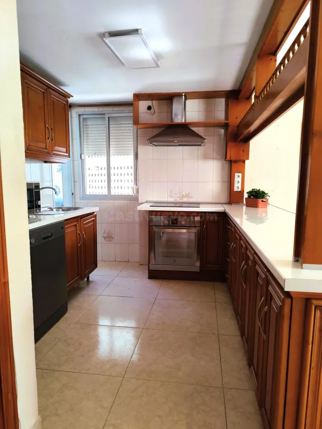 FANTASTICO PISO CON PLAZA DE GARAJE EN ZONA VIRGEN DE LA PAL - foto 2